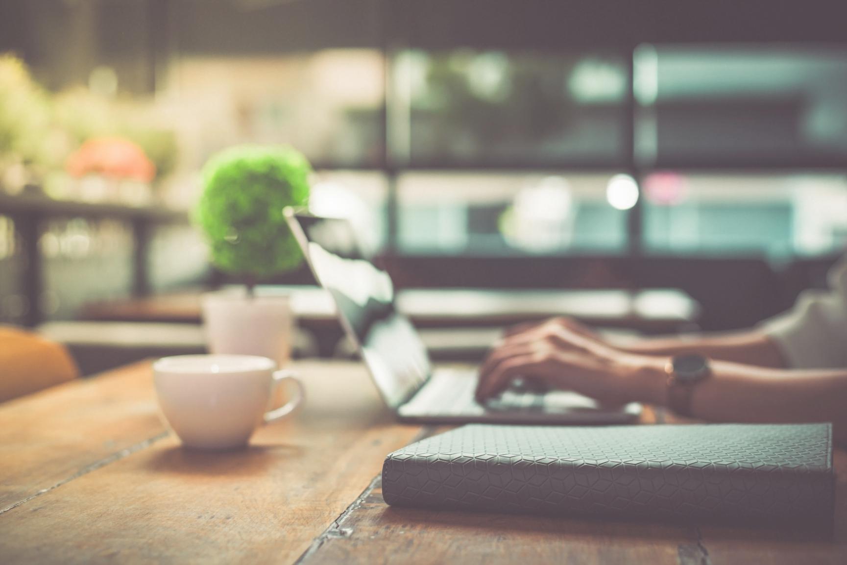 Session d'analyse collaborative sur les tendances des marchés financiers